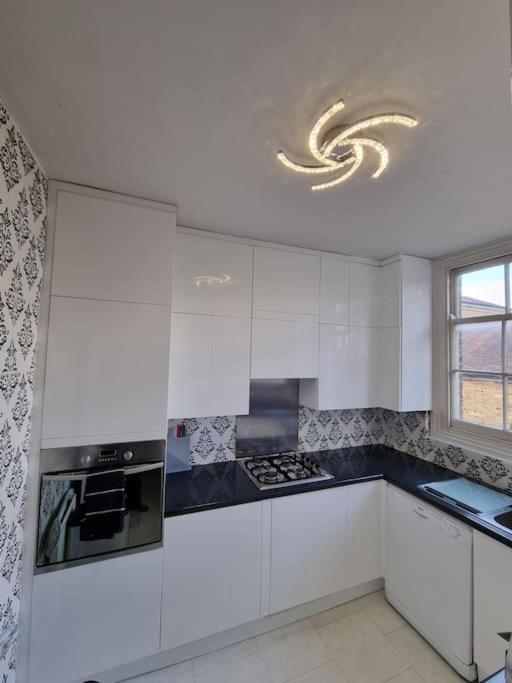 Beautiful Apartment In The Heart Of Rochester Rochester  Exterior foto