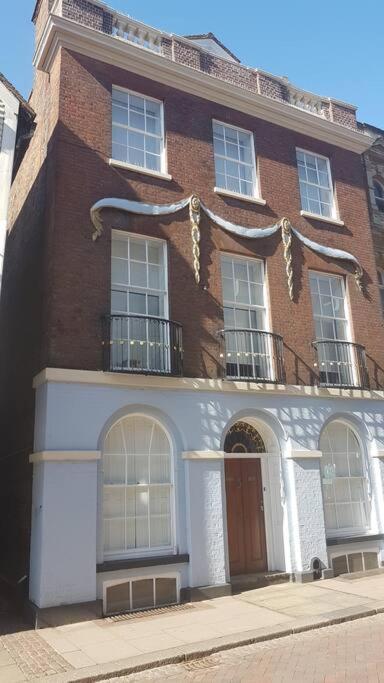 Beautiful Apartment In The Heart Of Rochester Rochester  Exterior foto